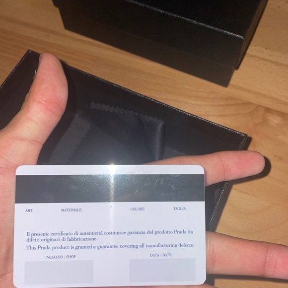 Prada sunglasses - Picture 3 of 6